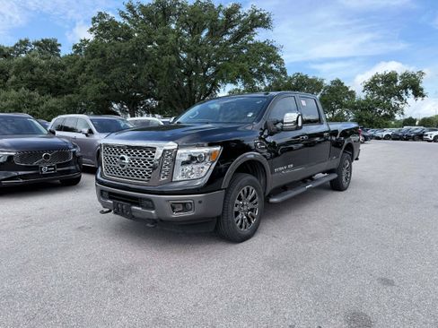 Used 2017 Nissan Titan Platinum Reserve AWD/4WD image 2