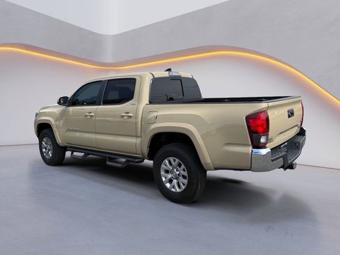 Used 2019 Toyota Tacoma SR5 RWD image 5