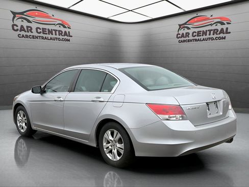 Used 2010 Honda Accord LX-P image 3