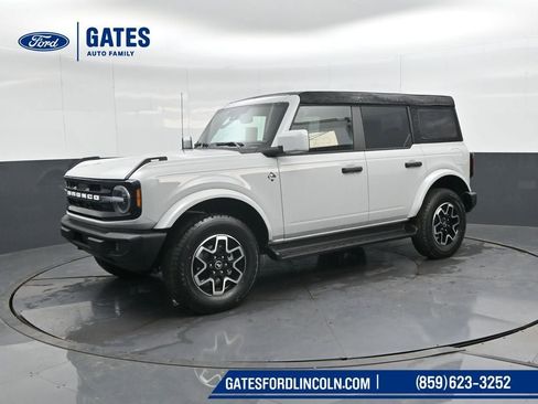 New 2026 Ford Bronco Outer Banks image 7