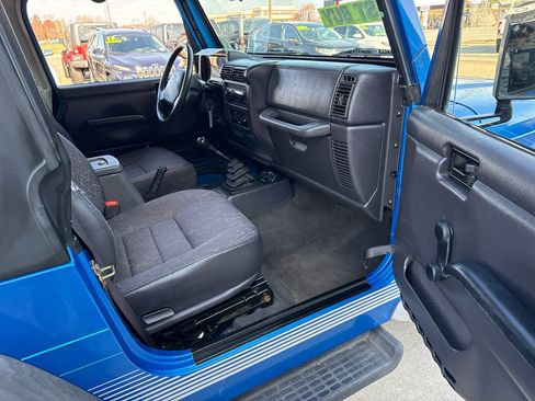 Used 2002 Jeep Wrangler X image 11