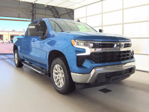 Used 2024 Chevrolet Silverado 1500 LT w/ Max Trailering Package AWD/4WD image 2