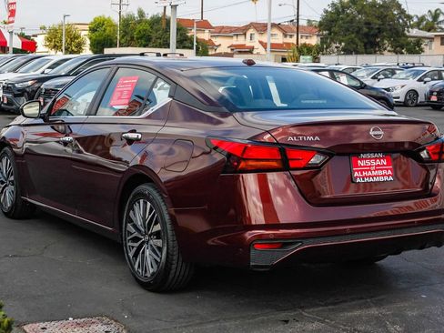 Certified 2023 Nissan Altima 2.5 SV image 9