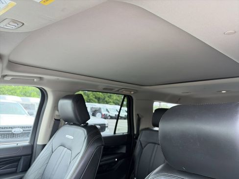 Used 2021 Ford Expedition Max Platinum AWD/4WD image 29