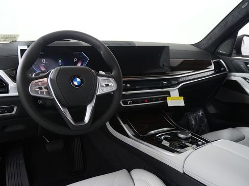 Used 2026 BMW X7 xDrive40i image 21
