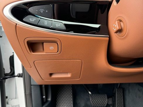 Certified 2026 Genesis GV70 2.5T Advanced image 17