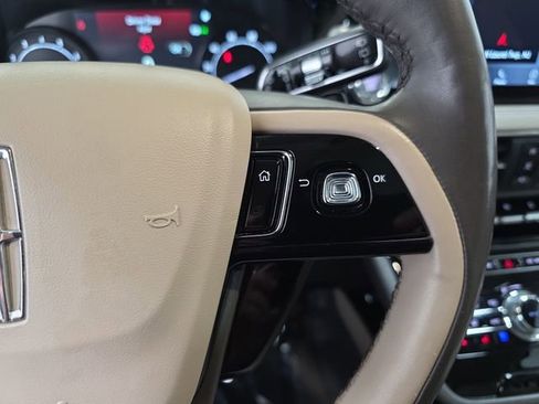 Used 2020 Lincoln Corsair AWD w/ Premium Package image 15