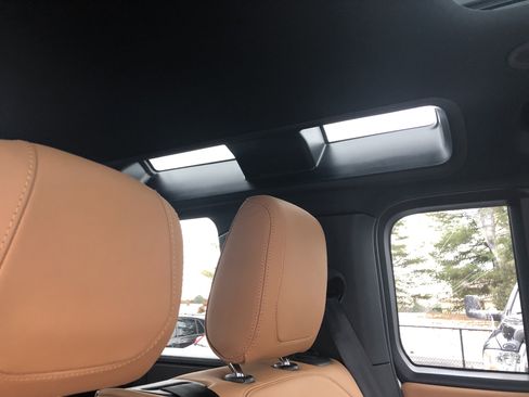 Used 2023 Land Rover Defender 110 S image 4