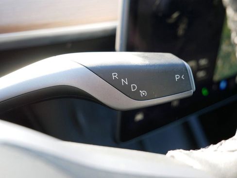 Used 2023 Tesla Model Y Long Range image 19