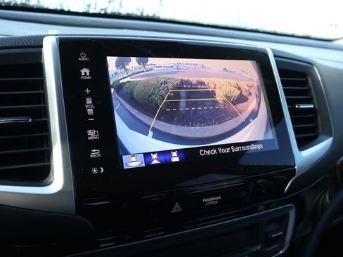 Used 2018 Honda Pilot Touring image 23