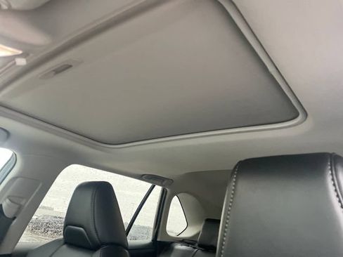 Used 2022 Toyota RAV4 XLE Premium AWD/4WD image 27