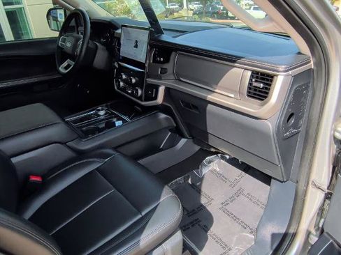Certified 2024 Ford Expedition XLT RWD image 21