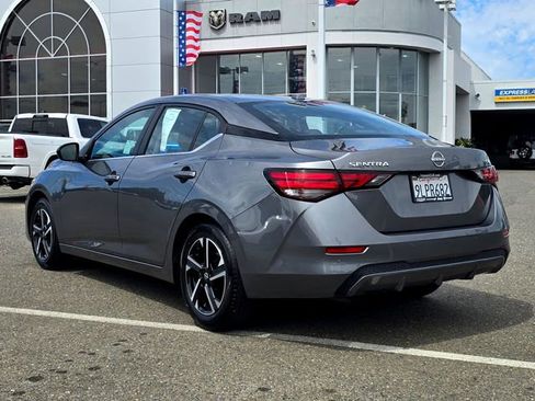 Used 2024 Nissan Sentra SV image 6