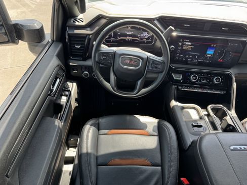 Used 2025 GMC Sierra 2500 AT4 AWD/4WD image 15
