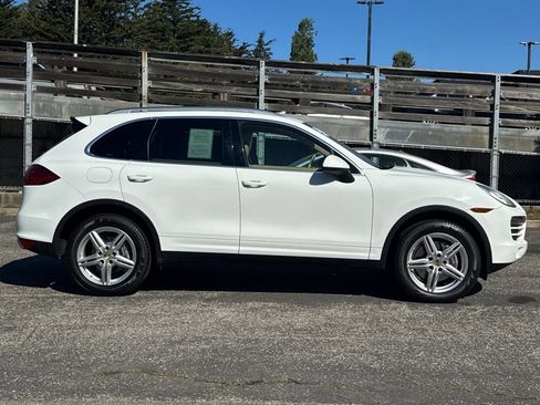 Used 2014 Porsche Cayenne AWD/4WD image 3