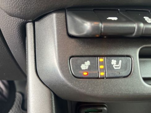 Used 2021 GMC Canyon Denali image 19