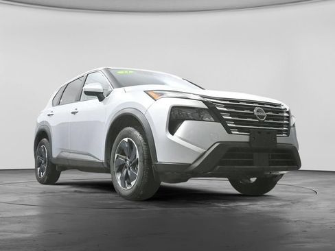 Used 2024 Nissan Rogue SV AWD/4WD image 58