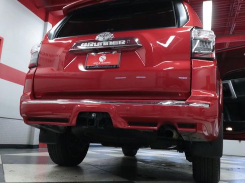 Used 2022 Toyota 4Runner Limited AWD/4WD image 32