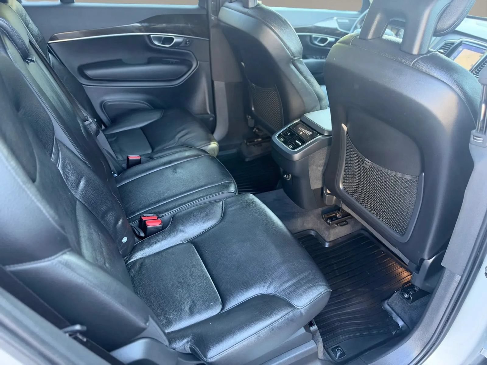 Used 2018 Volvo XC90 T6 Momentum w/ Convenience Package AWD/4WD image 25