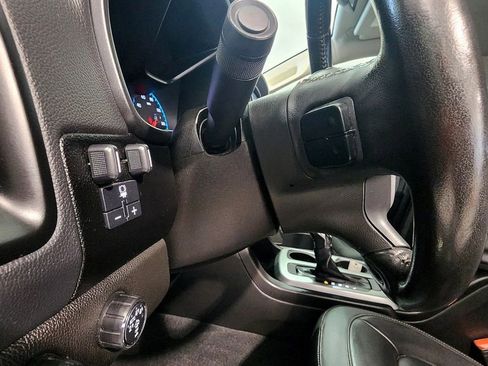 Used 2022 Chevrolet Colorado ZR2 AWD/4WD image 21