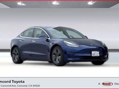 Used 2018 Tesla Model 3 Mid Range