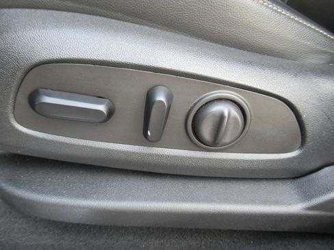 Used 2023 GMC Acadia SLT image 22