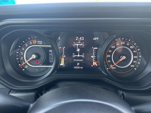 Used 2024 Jeep Gladiator Mojave w/ Technology Group AWD/4WD image 30