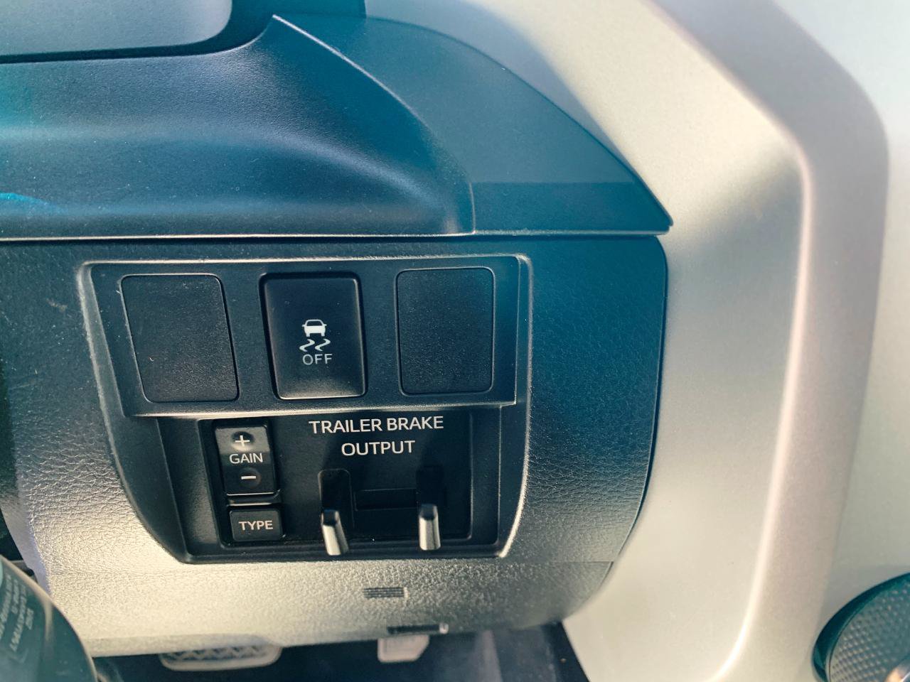 Used 2017 Toyota Tundra SR AWD/4WD image 11