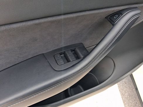 Used 2021 Tesla Model Y Performance AWD/4WD image 17