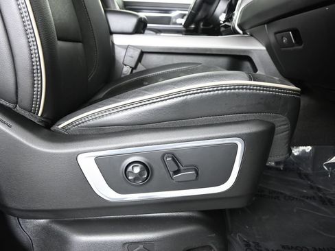 Used 2020 RAM 1500 Laramie AWD/4WD image 15