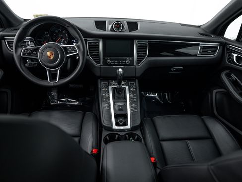 Used 2018 Porsche Macan AWD/4WD image 22