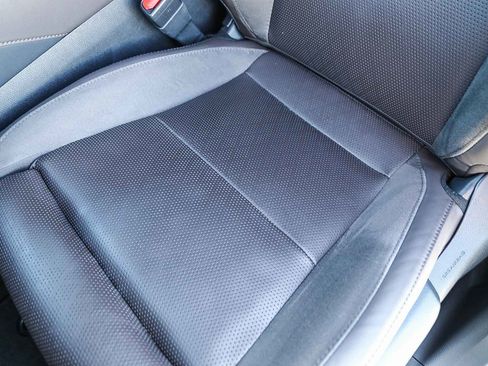 Used 2025 Lexus RX 450h AWD w/ Luxury Package image 22