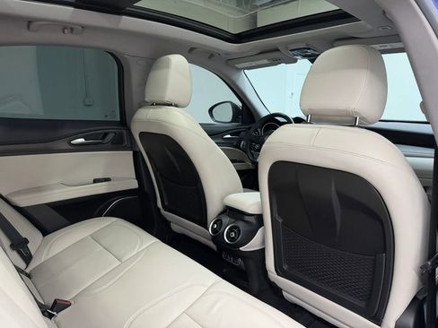 Used 2020 Alfa Romeo Stelvio Ti w/ Nero Edizione AWD/4WD image 14