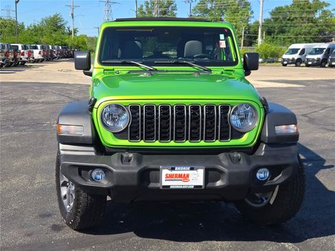 Used 2025 Jeep Wrangler Unlimited Sport AWD/4WD image 3