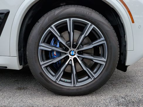 Certified 2025 BMW X5 xDrive40i w/ M Sport Package AWD/4WD image 14