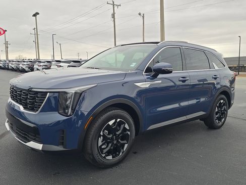 New 2026 Kia Sorento S w/ S Panoramic Sunroof Package image 7