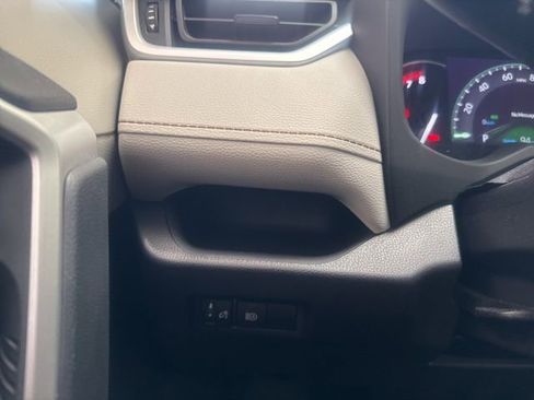Certified 2025 Toyota RAV4 XLE FWD image 24