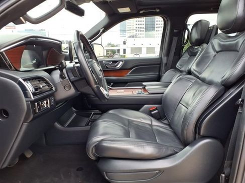 Certified 2023 Lincoln Navigator Reserve RWD image 4