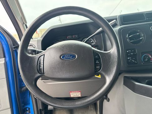 Used 2014 Ford E-350 and Econoline 350 XLT image 13