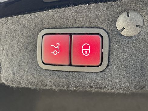 Used 2020 Mercedes-Benz C 300 Sedan image 11