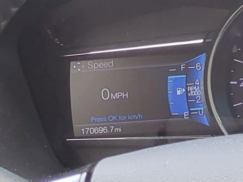 Used 2018 Ford Explorer XLT w/ Equipment Group 202A AWD/4WD image 32