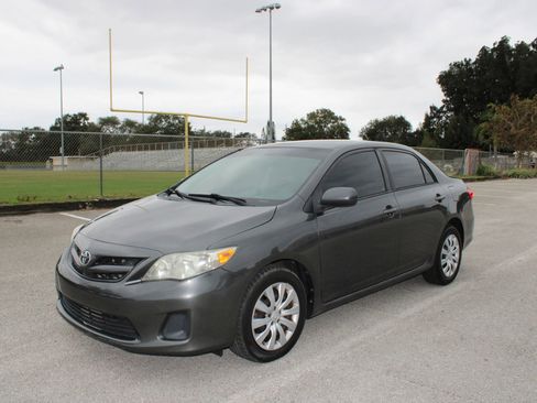 Used 2012 Toyota Corolla LE image 1