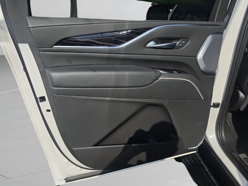 Used 2023 Cadillac Escalade ESV V AWD/4WD image 23