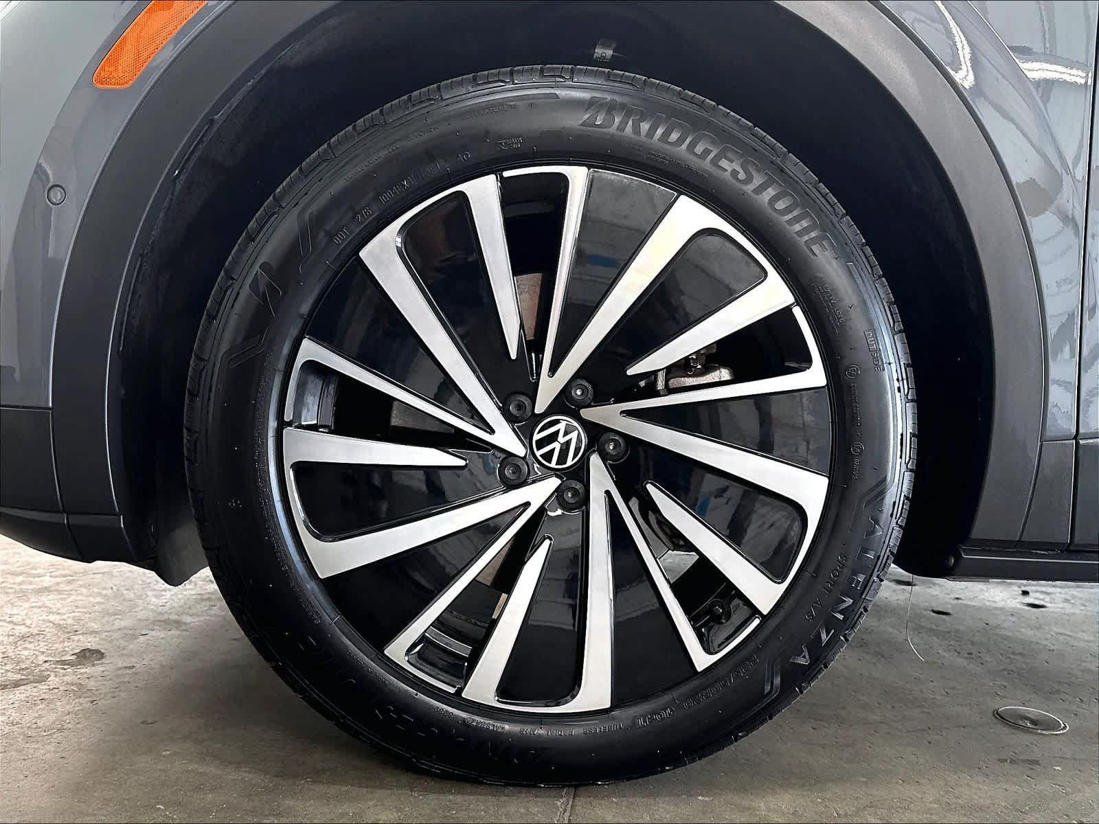 Used 2023 Volkswagen ID.4 Pro S Plus AWD/4WD image 36