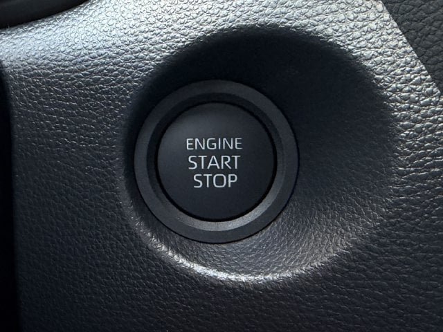 Used 2026 Toyota Corolla Cross LE FWD image 19
