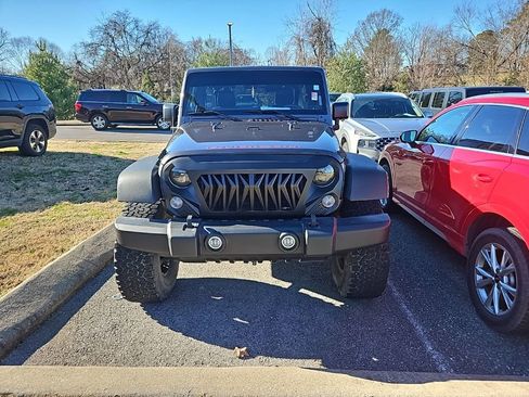 Used 2016 Jeep Wrangler Unlimited Rubicon w/ Connectivity Group image 2