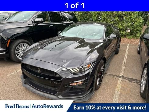 Used 2022 Ford Mustang Shelby GT500 w/ Technology Package RWD image 3