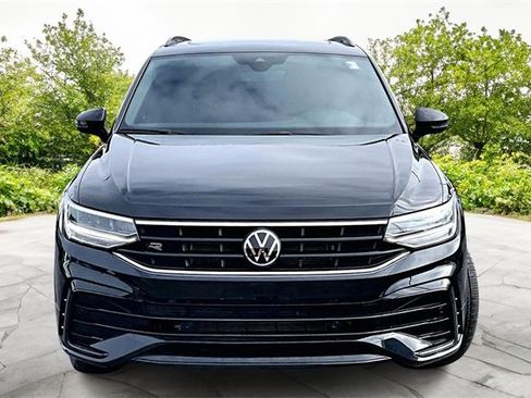 Used 2024 Volkswagen Tiguan SE R-Line w/ MDO Package, Two-Row image 3