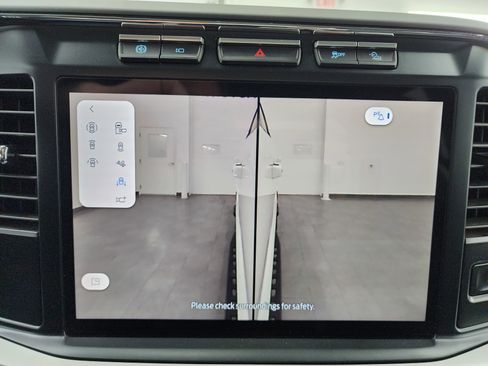 Used 2023 Ford F250 XLT w/ Tremor Off-Road Package image 15