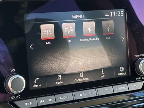 New 2025 Nissan Pathfinder SV w/ SV Premium Package image 36